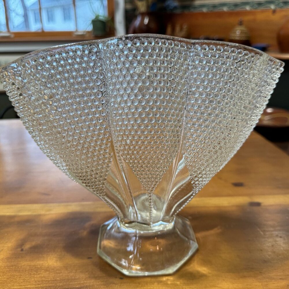 Vintage hobnail spray glass vase